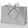 Bolsas de Papel Plata de Lujo con Lazo Plateado, Bolsas de Regalo para Tiendas y Packaging, Asa Rizada Reforzada, Pack 6 Uds, Varios Tamaños 28X20X10CM